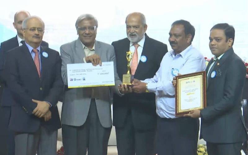 Shri Adil Zainulbhai, Chairman, Quality Council of India & Capacity Building Commission is giving GOLD Category Award to IDEMI